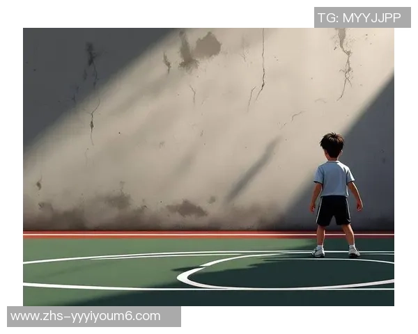 背影中的梦想与坚持足球路上的青春追逐