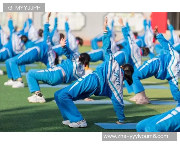 足球向后飞的奇妙旅程探寻运动与梦想的交汇点 足球向后飞的奇妙旅程探寻运动与梦想的交汇点